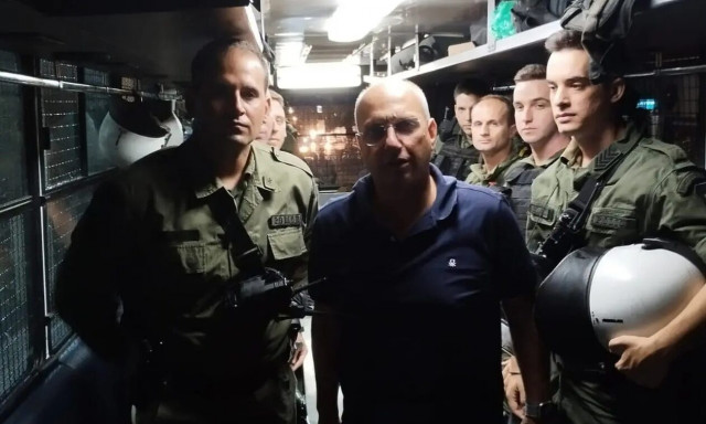 Γιάννης Οικονόμου: Επισκέφθηκε αστυνομικά τμήματα και διμοιρίες στο κέντρο της Αθήνας