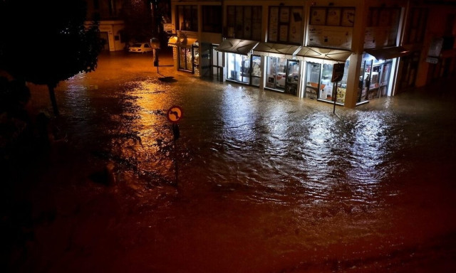 Κακοκαιρία Elias: Υπερχείλισε ο Κραυσίδωνας, «πνίγηκε» ο Βόλος - Έρχεται νέο κύμα