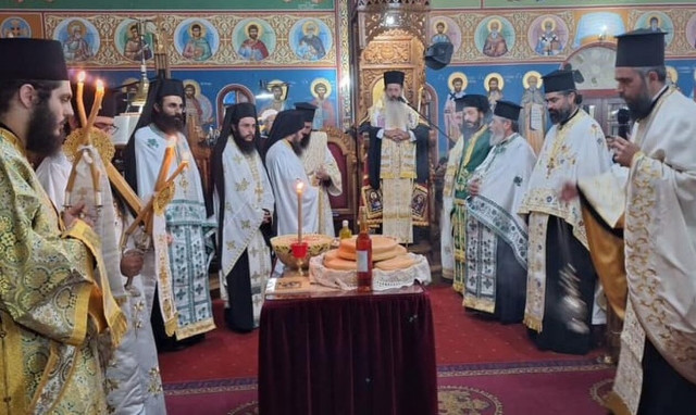 Κύπρος: Ο Μητροπολίτης Φθιώτιδος στον Αγ. Νεόφυτο Ανθουπόλεως