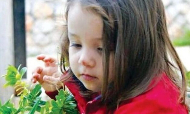 Μελίνα Παρασκάκη: Η σπαρακτική μαντινάδα του πατέρα της για τα γενέθλια της – Θα έκλεινε τα 12