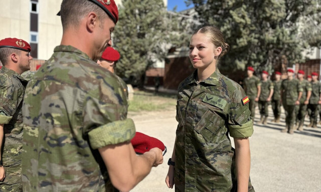 Η πριγκίπισσα Λεονόρ της Ισπανίας συνεχίζει τη στρατιωτική της εκπαίδευση