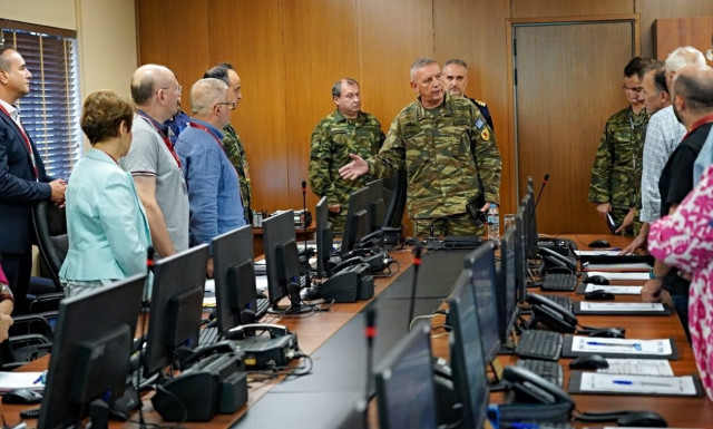 Άσκηση «Παρμενίων-23»: Παρουσία του Αρχηγού ΓΕΕΘΑ στην Αίθουσα Επιχειρήσεων ΠΑΜ – ΠΣΕΑ