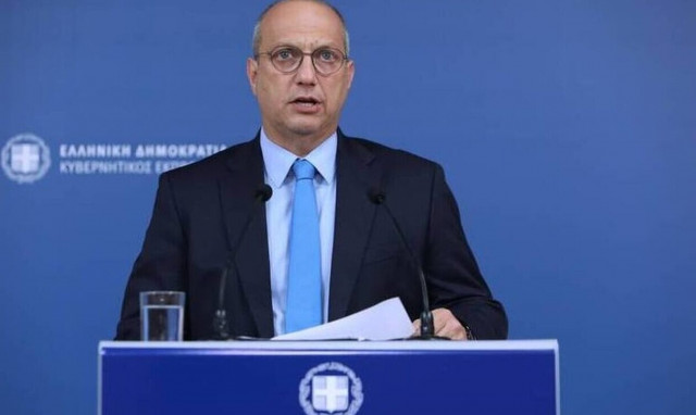 Οικονόμου: «Λευκό αδειανό πουκάμισο ο Κασσελάκης»