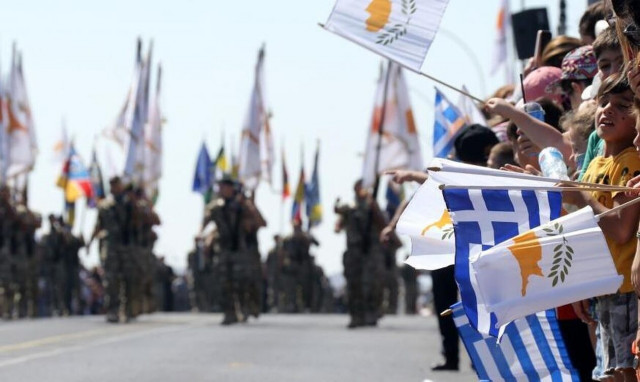 Κύπρος: 63 χρόνια Κυπριακής Δημοκρατίας - Στρατιωτική παρέλαση στη Λευκωσία