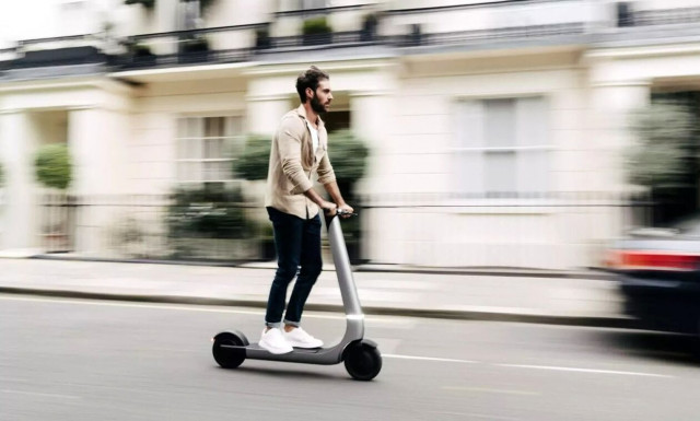 Αυτό το ηλεκτρικό πατίνι έχει κάτι από Formula 1