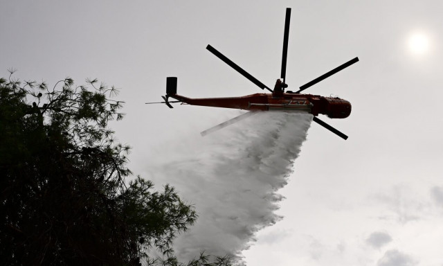 Φωτιά τώρα στη Νάξο: Ισχυρές επίγειες και εναέριες δυνάμεις
