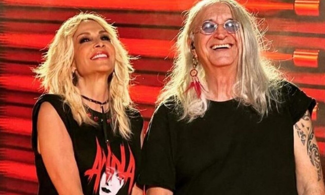 Νίκος Καρβέλας σε Άννα Βίσση: «Σε ερωτεύτηκα κεραυνοβόλα»