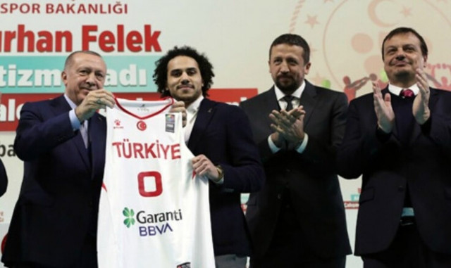 Τουρκία: Αφαιρέθηκε το διαβατήριο του Λάρκιν - Αναστάτωση στην Αναντολού Εφές