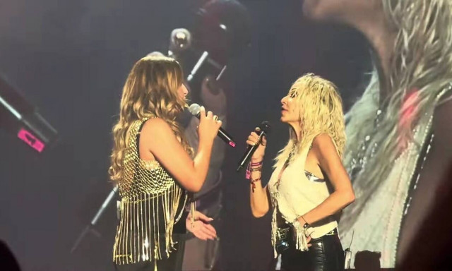 Άννα Βίσση και Έλενα Παπαρίζου ξεσήκωσαν το κοινό με τις μεγάλες επιτυχίες από τη Eurovision