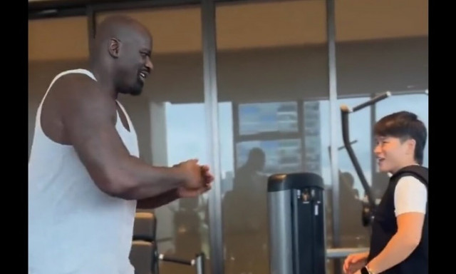 Θαύμα της φύσης! Στον αέρα ο θηριώδης Σακίλ Ο'Νιλ από αθλήτρια του MMA, ύψους 1,63μ.