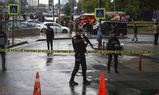 Άγκυρα: Πώς έδρασαν οι βομβιστές - Μπαράζ συλλήψεων μελών του PKK