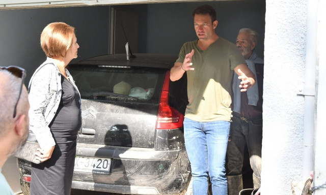 Στέφανος Κασσελάκης: Θεία βουλευτή του ΣΥΡΙΖΑ η πλημμυροπαθής στο Βόλο; Σάλος στο Twitter