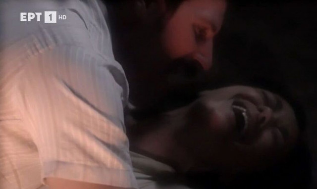 Ηλέκτρα: Συγκλονιστική η Έμιλυ Κολιανδρή με την ερμηνεία της στη σκηνή του βιασμού