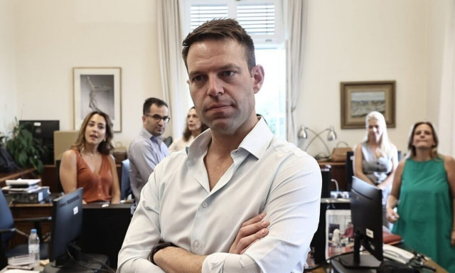 SYRIZA leader Kasselakis visits flooded Palamas in Karditsa