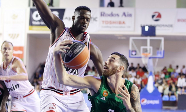 Ολυμπιακός: Δύσκολα προλαβαίνει το ντέρμπι ο Φαλ