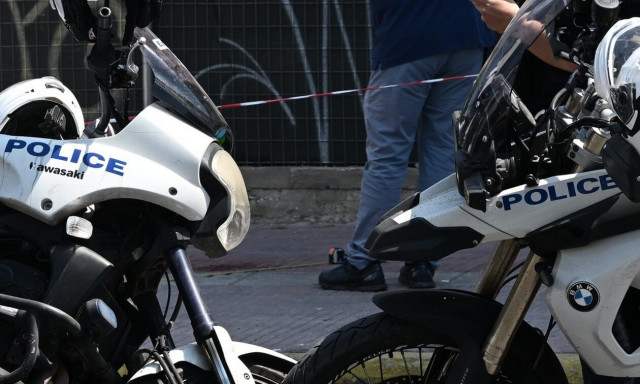 Η ώρα του ανακριτή για τον σωματέμπορα αστυνομικό - Επιμένει να αρνείται τις κατηγορίες