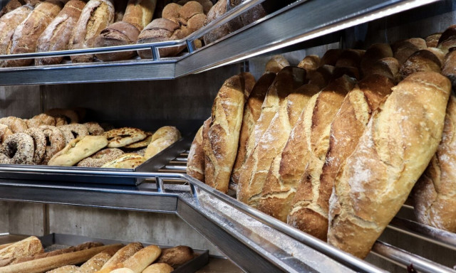 Μεσσηνία: Άφαντοι με 240.000 ευρώ οι κουκουλοφόροι που ανατίναξαν ΑΤΜ σε φούρνο