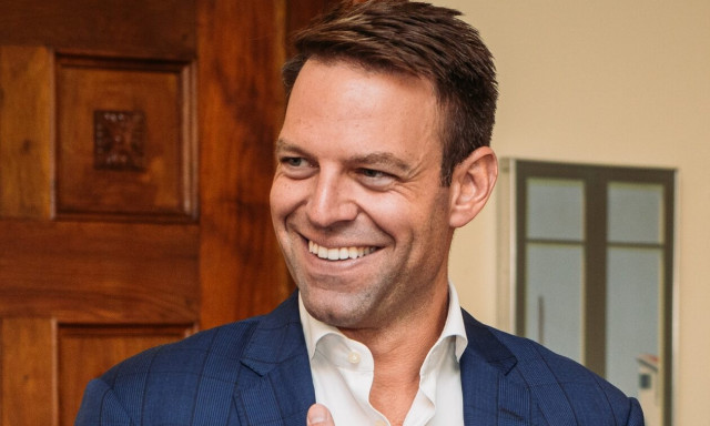 O Στέφανος Κασσελάκης της… Ελλάδας θέλει δυο παιδιά με τον άντρα του