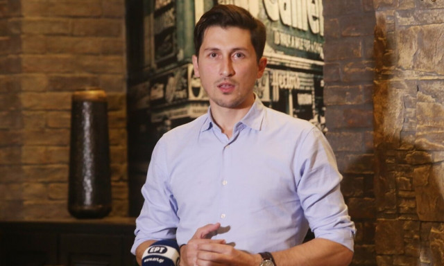 Χρηστίδης: «Πώς γνωρίζει το κράτος ότι οι παράτυποι μετανάστες φτάνουν τους 300.000»;