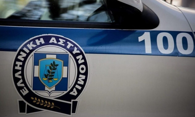 Χαλκίδα: Χειροπέδες σε αρχαιοκάπηλο - Έκρυβε μαρμάρινη στήλη στην αυλή του σπιτιού του