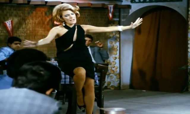 Μαίρη Χρονοπούλου: Όταν έπεσε στα πόδια του Δαλιανίδη για να παίξει σε μιούζικαλ