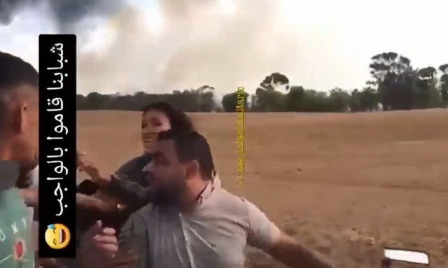 Συγκλονιστικό βίντεο: Ισραηλινή κλαίει ενώ Παλαιστίνιοι μεταφέρουν όμηρο τον σύζυγό της