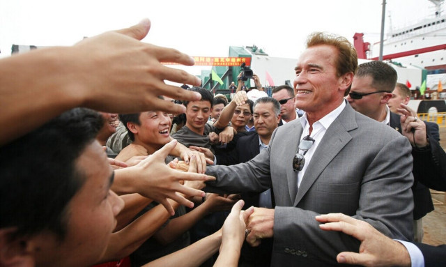 Σβαρτσενέγκερ: Τι σκέφτεται ο «Εξολοθρευτής» όταν βλέπει τον εαυτό του στον καθρέφτη στα 76 του