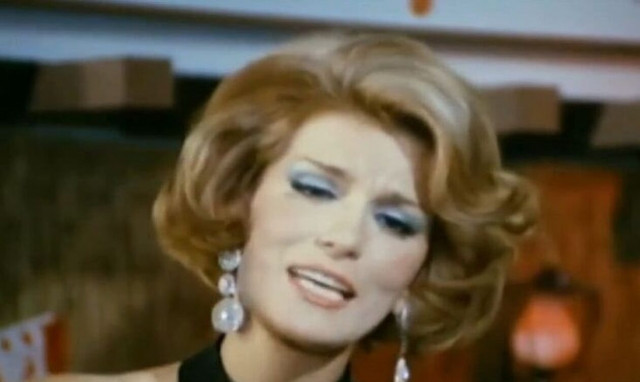 Μαίρη Χρονοπούλου: Η Ζωζώ Σαπουντζάκη αποχαιρετάει τη φίλη της - Όταν τραγουδούσαν μαζί σε ταβερνάκι