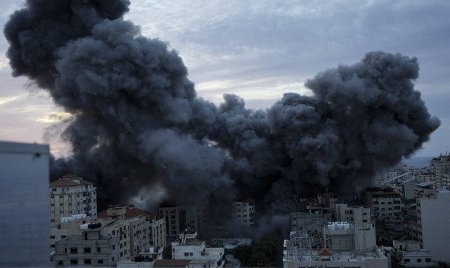 Ισραήλ: Αεροπορικές επιδρομές στη Γάζα - Αναφορές για πολλούς νεκρούς στα ερείπια