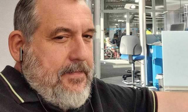 Δημοσιογράφος που «κατέβηκε» στις εκλογές δεν θα ψηφίσει, επειδή ταξίδεψε στο Ισραήλ για αποστολή