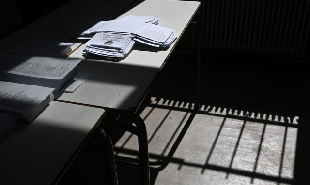 Παιανία: Συνελήφθη αντιδήμαρχος που μοίραζε ψηφοδέλτια και έβριζε αστυνομικούς