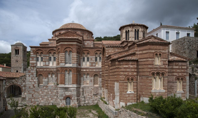 Μονή Όσιου Λουκά: Προχωρούν οι εργασίες αποκατάστασης