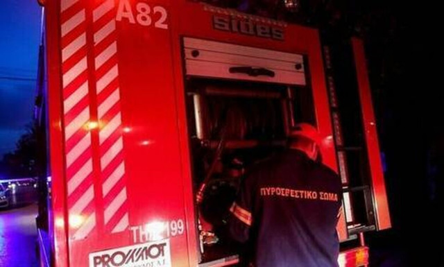 Φωτιά σε εργοστάσιο στον Ταύρο