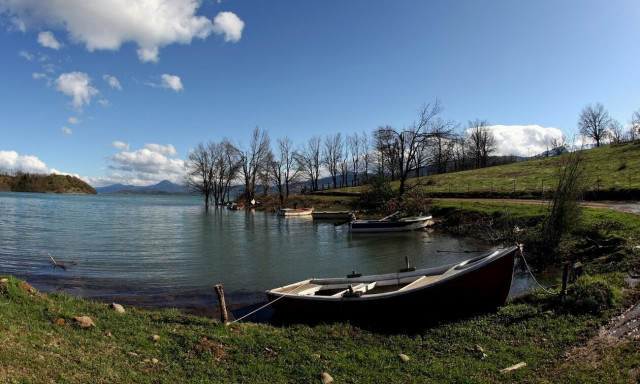Καιρός: Με λίγα σύννεφα και μέχρι 30 βαθμούς η Τρίτη – Πού και πότε θα βρέξει