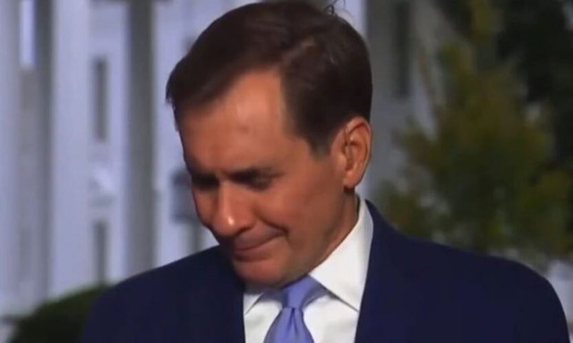 Πόλεμος στο Ισραήλ: Ο εκπρόσωπος του Λευκού Οίκου «έσπασε» on air για την αιματοχυσία