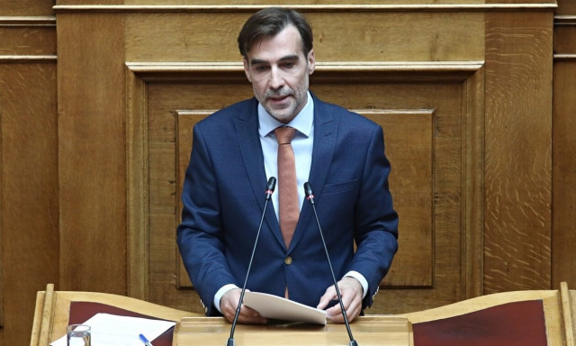 Πλεύση Ελευθερίας: Ο Μιχάλης Χουρδάκης δεν παραδίδει την έδρα του στη Ζωή Κωνσταντοπούλου