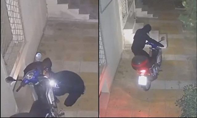 Θεσσαλονίκη: Καρέ-καρέ κλοπή μοτοσικλέτας από πάρκινγκ μέσα σε μερικά δευτερόλεπτα
