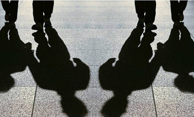 Αχαΐα: Έβαλε τους συμμαθητές του να πλακωθούν στο ξύλο και τους βιντεοσκοπούσε