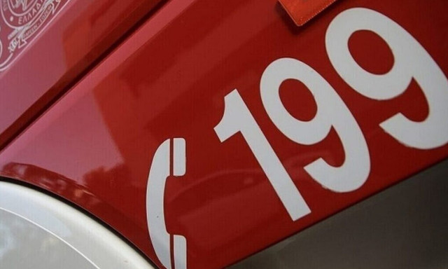 Συναγερμός στη Θεσσαλονίκη: Στις φλόγες η σκεπή σπιτιού στα Λαγυνά