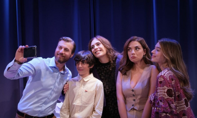 Οι ηθοποιοί της παράστασης