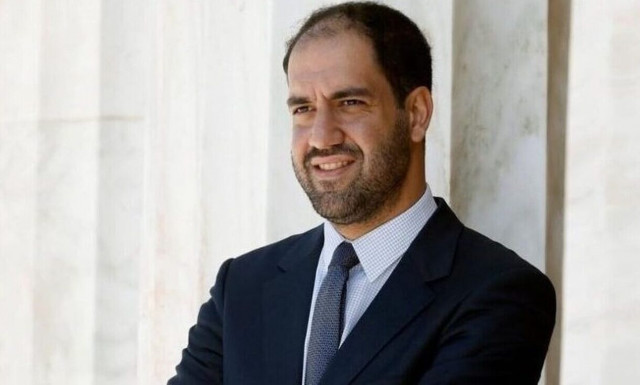 Wreath laying by South Korean PM at Korean War memorial in Athens attended by Greek Dep. Defence Min