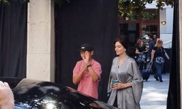 Αντζελίνα Τζολί: Ποιος είναι ο άνδρας που της άνοιξε την πόρτα της λιμουζίνας