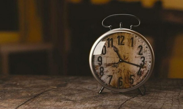 Αλλαγή ώρας 2023: Πότε θα γυρίσουμε τους δείκτες μια ώρα πίσω