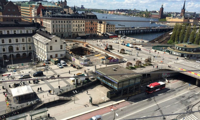 Η Στοκχόλμη σχεδιάζει την απαγόρευση των συμβατικών αυτοκινήτων έως το 2025