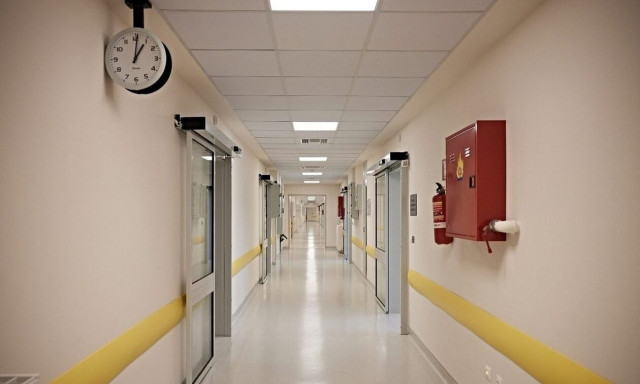 Μυτιλήνη: Στον εισαγγελέα ο τραυματιοφορέας που ειδοποιούσε το γραφείο τελετών