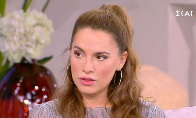 Μελία Κράιλινγκ: «Η ζωή είναι δύσκολη, έχασα τον πατέρα και τον παππού μου σε έξι μήνες»