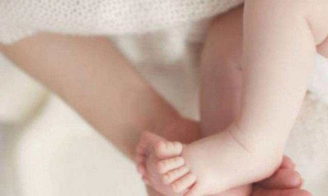 Καμπανάκι Κοτζαμάνη για την υπογεννητικότητα: Αν δεν κάνουμε κάτι, το 2050 θα είμαστε 9 εκατομμύρια