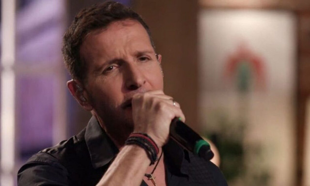 Δημήτρης Μπάσης: «Τραγουδούσα και έψελνα πάνω σε τρακτέρ από 8 χρονών»