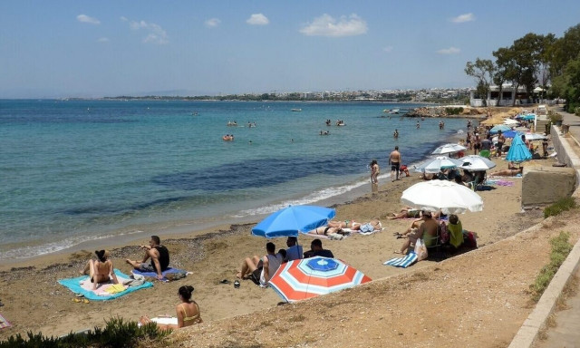 «Λουκέτο» σε γνωστό beach bar στο Καβούρι - Το κόλπο που χρησιμοποιούσε