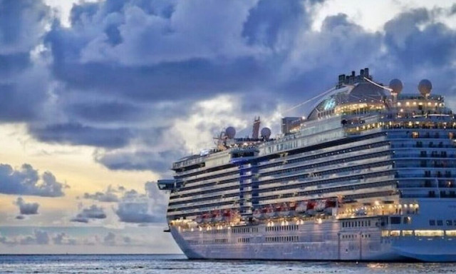 Πειραιάς: Περιπέτεια για 985 επιβαίνοντες σε κρουαζιερόπλοιο - Βλάβη στη μηχανή